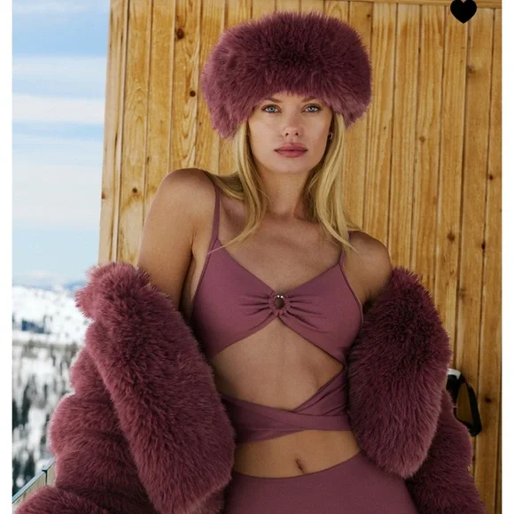 ALO Yoga Opulent faux fur burgundy truffle wintersun headband nwot $118 - Picture 1 of 8